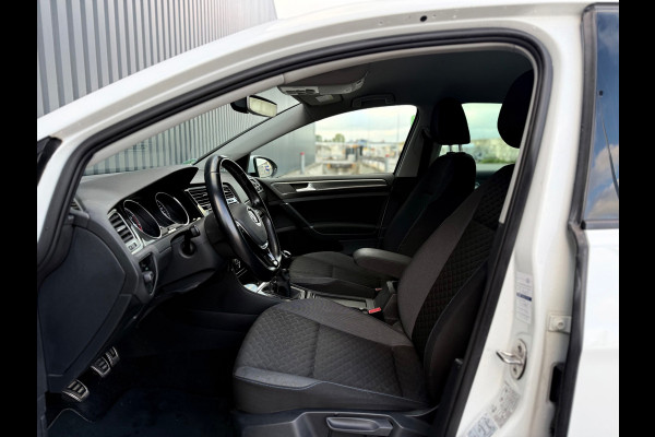 Volkswagen Golf 1.0 TSI 86pk Trendline 2019 Wit Trekhaak Led