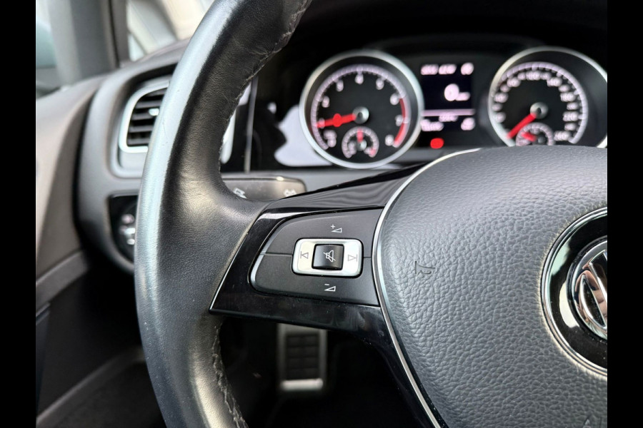 Volkswagen Golf Variant 1.0 TSI Highline 110pk Grijs 2018