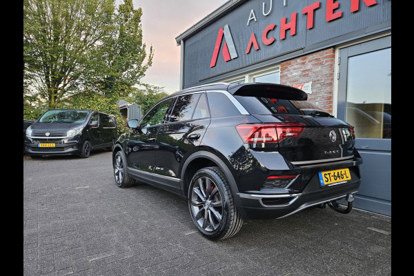 Volkswagen T-Roc 1.5 TSI Sport Trekhaak! Panorama/Schuifak! Carplay! Mooie/Nette Auto! NAP! LED! Leer!