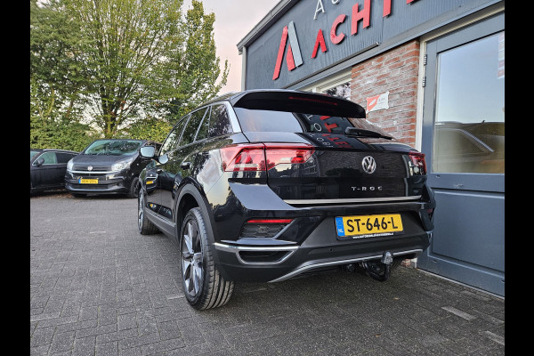Volkswagen T-Roc 1.5 TSI Sport Trekhaak! Panorama/Schuifak! Carplay! Mooie/Nette Auto! NAP! LED! Leer!