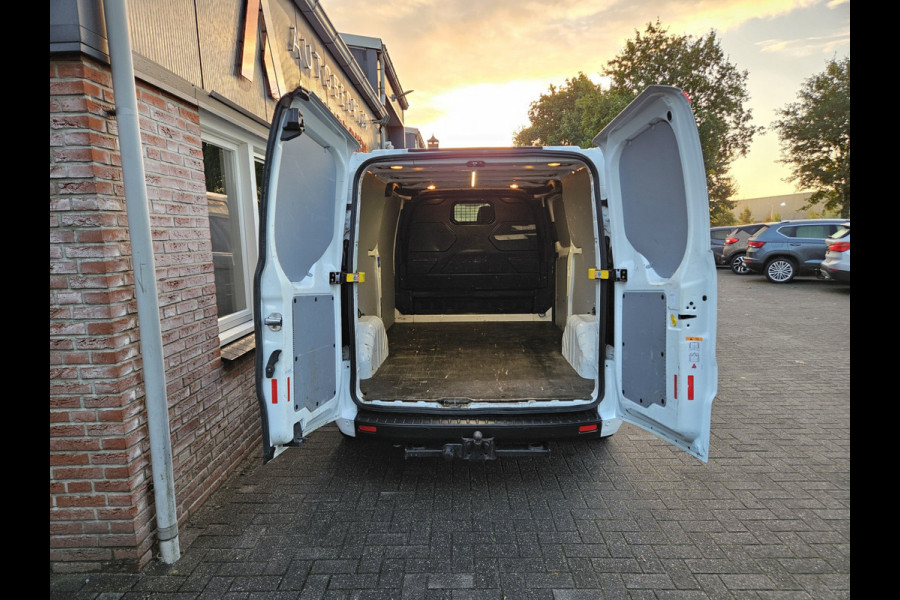 Ford Transit Custom 300 2.0 TDCI L2H1 Trend Trekhaak! 3-Zitplaatsen! 131PK! Mooie/Nette Bus! Airco!