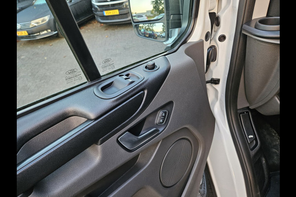 Ford Transit Custom 300 2.0 TDCI L2H1 Trend Trekhaak! 3-Zitplaatsen! 131PK! Mooie/Nette Bus! Airco!