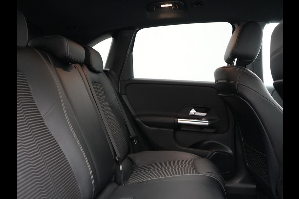 Mercedes-Benz B-Klasse 250 e Business Line PHEV 218pk Dealer O.H. | SOH 95% | Stoelverwarming | Apple Carplay | Cruise Control | Widescreen Navi | Draadloze Telefoonlader | Park Assist | Lane Assist | DAB | LED Koplampen | Plug In Hybrid |
