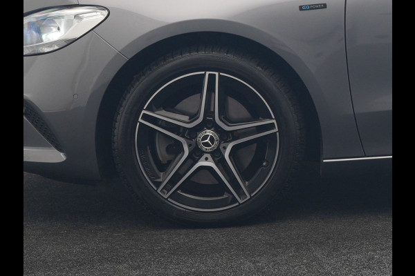 Mercedes-Benz B-Klasse 250 e Business Line PHEV 218pk Dealer O.H. | SOH 95% | Stoelverwarming | Apple Carplay | Cruise Control | Widescreen Navi | Draadloze Telefoonlader | Park Assist | Lane Assist | DAB | LED Koplampen | Plug In Hybrid |