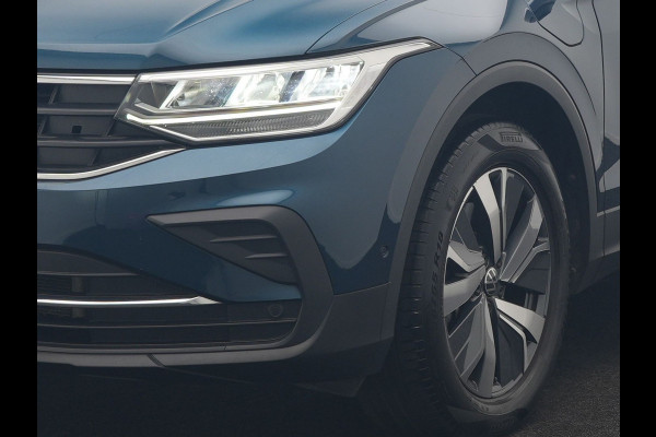 Volkswagen Tiguan 1.4 TSI eHybrid Elegance PHEV 245pk Dealer O.H. | SOH 88,4% | Trekhaak Af Fabriek | Adaptive Cruise | Camera | Alcantara Sportstoelen Massage & Verwarmd | Stuur Verwarmd | Apple Carplay | Navigatie | DAB | Plug In Hybrid |