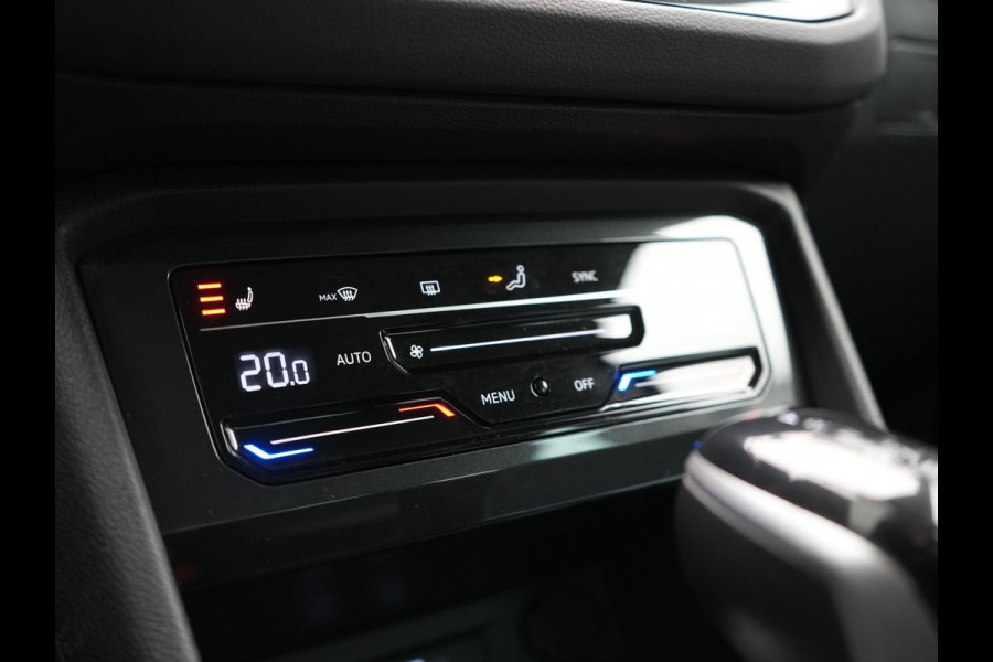 Volkswagen Tiguan 1.4 TSI eHybrid Elegance PHEV 245pk Dealer O.H. | SOH 88,4% | Trekhaak Af Fabriek | Adaptive Cruise | Camera | Alcantara Sportstoelen Massage & Verwarmd | Stuur Verwarmd | Apple Carplay | Navigatie | DAB | Plug In Hybrid |