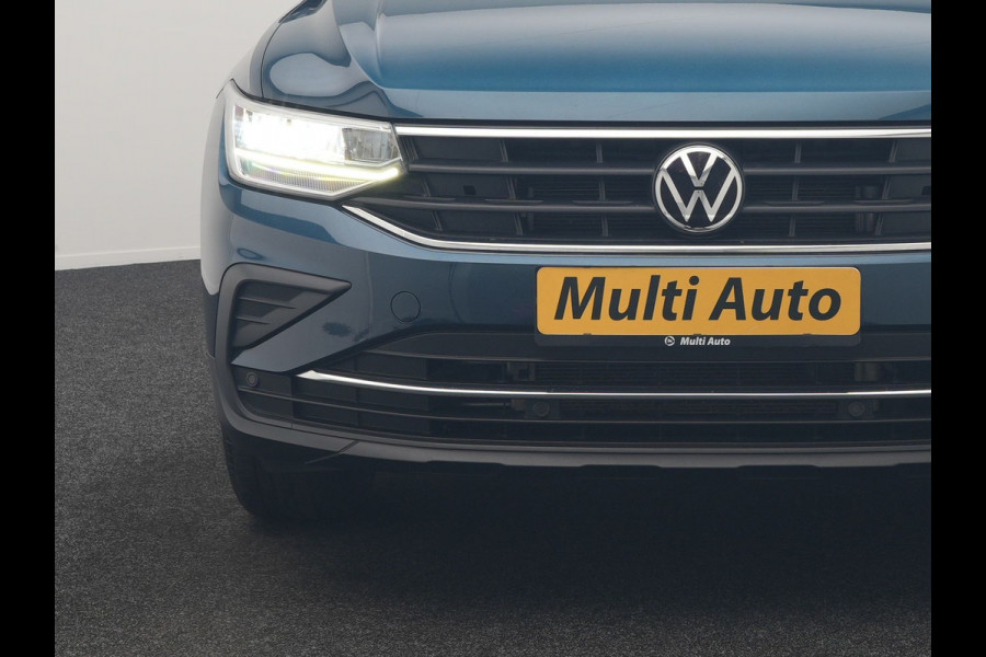 Volkswagen Tiguan 1.4 TSI eHybrid Elegance PHEV 245pk Dealer O.H. | SOH 88,4% | Trekhaak Af Fabriek | Adaptive Cruise | Camera | Alcantara Sportstoelen Massage & Verwarmd | Stuur Verwarmd | Apple Carplay | Navigatie | DAB | Plug In Hybrid |