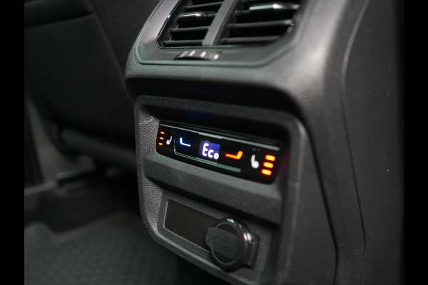 Volkswagen Tiguan 1.4 TSI eHybrid Elegance PHEV 245pk Dealer O.H. | SOH 88,4% | Trekhaak Af Fabriek | Adaptive Cruise | Camera | Alcantara Sportstoelen Massage & Verwarmd | Stuur Verwarmd | Apple Carplay | Navigatie | DAB | Plug In Hybrid |