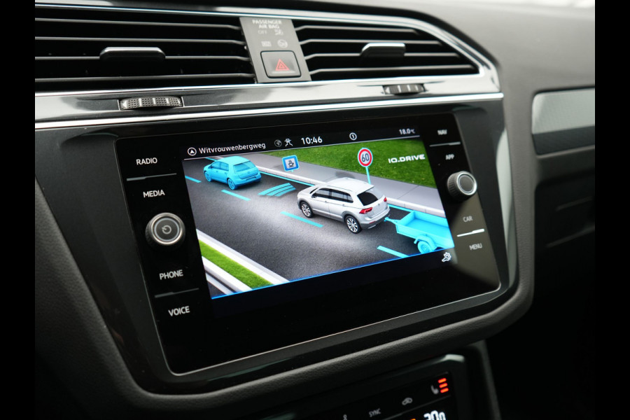 Volkswagen Tiguan 1.4 TSI eHybrid Elegance PHEV 245pk Dealer O.H. | SOH 88,4% | Trekhaak Af Fabriek | Adaptive Cruise | Camera | Alcantara Sportstoelen Massage & Verwarmd | Stuur Verwarmd | Apple Carplay | Navigatie | DAB | Plug In Hybrid |