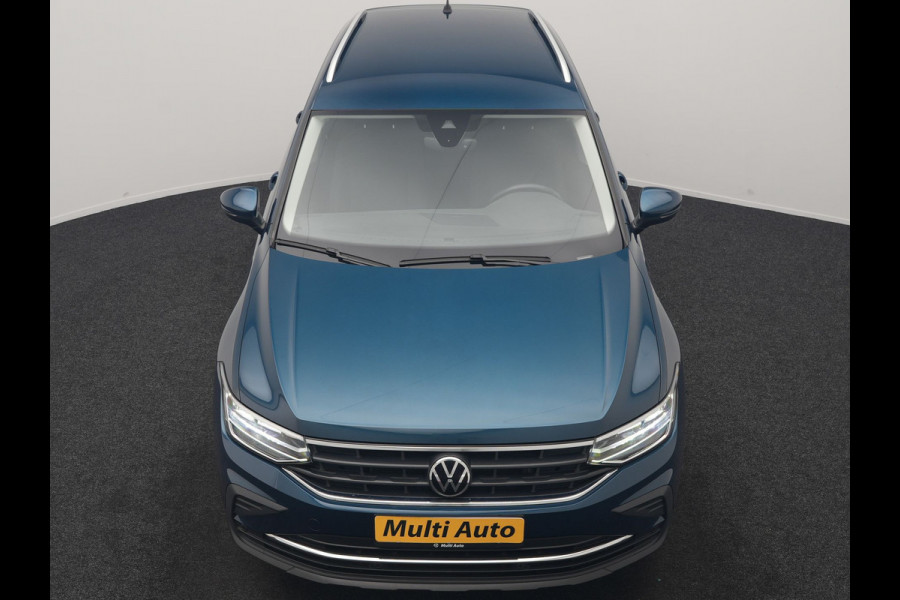 Volkswagen Tiguan 1.4 TSI eHybrid Elegance PHEV 245pk Dealer O.H. | SOH 88,4% | Trekhaak Af Fabriek | Adaptive Cruise | Camera | Alcantara Sportstoelen Massage & Verwarmd | Stuur Verwarmd | Apple Carplay | Navigatie | DAB | Plug In Hybrid |