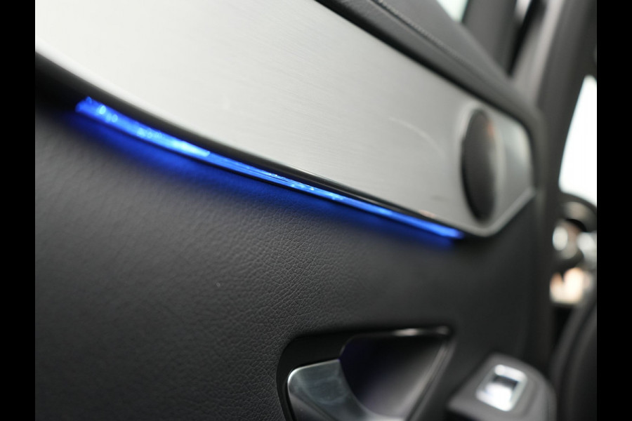 Mercedes-Benz GLC 300e 4MATIC Premium PHEV 320pk Dealer O.H. | Panodak | Camera | Sfeerverlichting | Sportstoelen Verwarmd | Apple Carplay | Navigatie | DAB | Plug In Hybrid |