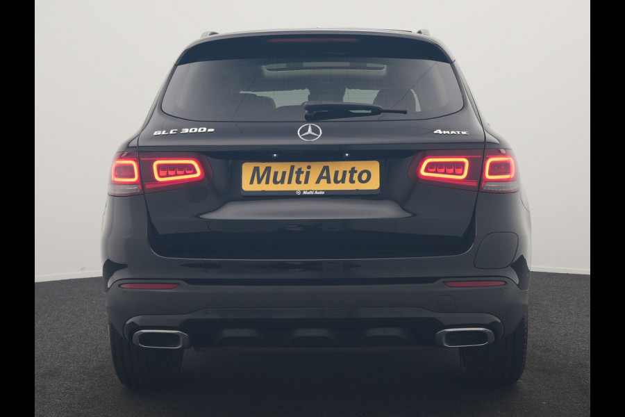 Mercedes-Benz GLC 300e 4MATIC Premium PHEV 320pk Dealer O.H. | Panodak | Camera | Sfeerverlichting | Sportstoelen Verwarmd | Apple Carplay | Navigatie | DAB | Plug In Hybrid |