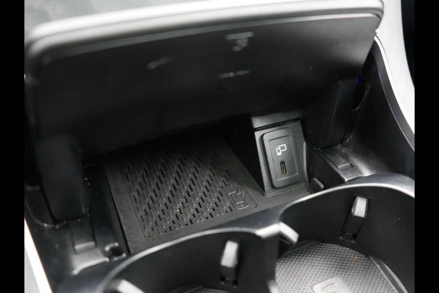 Mercedes-Benz GLC 300e 4MATIC Premium PHEV 320pk Dealer O.H. | Panodak | Camera | Sfeerverlichting | Sportstoelen Verwarmd | Apple Carplay | Navigatie | DAB | Plug In Hybrid |