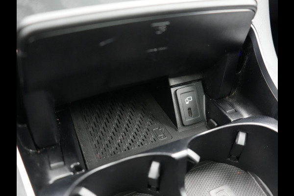 Mercedes-Benz GLC 300e 4MATIC Premium PHEV 320pk Dealer O.H. | Panodak | Camera | Sfeerverlichting | Sportstoelen Verwarmd | Apple Carplay | Navigatie | DAB | Plug In Hybrid |