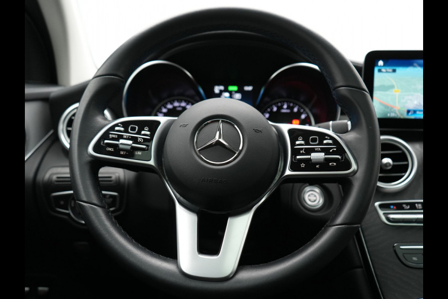 Mercedes-Benz GLC 300e 4MATIC Premium PHEV 320pk Dealer O.H. | Panodak | Camera | Sfeerverlichting | Sportstoelen Verwarmd | Apple Carplay | Navigatie | DAB | Plug In Hybrid |