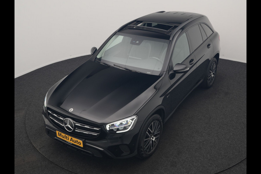 Mercedes-Benz GLC 300e 4MATIC Premium PHEV 320pk Dealer O.H. | Panodak | Camera | Sfeerverlichting | Sportstoelen Verwarmd | Apple Carplay | Navigatie | DAB | Plug In Hybrid |