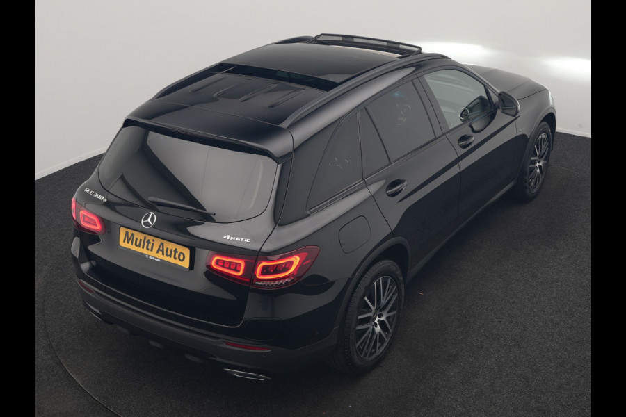 Mercedes-Benz GLC 300e 4MATIC Premium PHEV 320pk Dealer O.H. | Panodak | Camera | Sfeerverlichting | Sportstoelen Verwarmd | Apple Carplay | Navigatie | DAB | Plug In Hybrid |