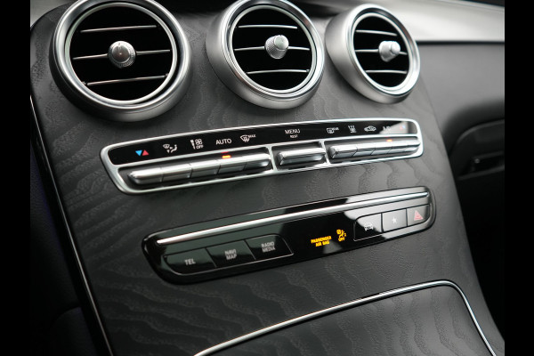 Mercedes-Benz GLC 300e 4MATIC Premium PHEV 320pk Dealer O.H. | Panodak | Camera | Sfeerverlichting | Sportstoelen Verwarmd | Apple Carplay | Navigatie | DAB | Plug In Hybrid |