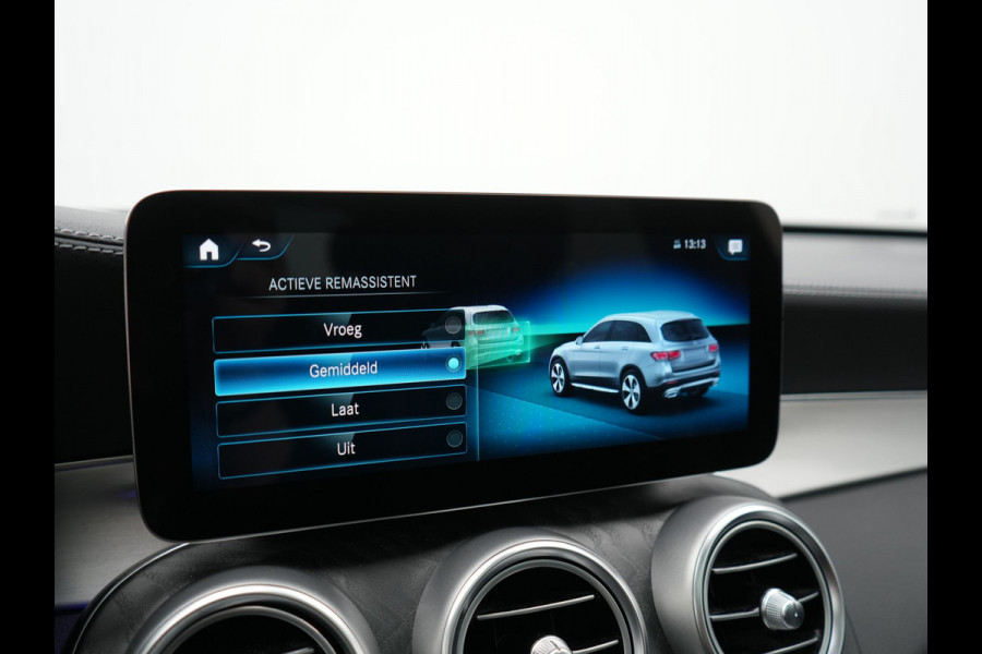 Mercedes-Benz GLC 300e 4MATIC Premium PHEV 320pk Dealer O.H. | Panodak | Camera | Sfeerverlichting | Sportstoelen Verwarmd | Apple Carplay | Navigatie | DAB | Plug In Hybrid |