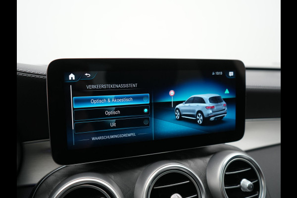 Mercedes-Benz GLC 300e 4MATIC Premium PHEV 320pk Dealer O.H. | Panodak | Camera | Sfeerverlichting | Sportstoelen Verwarmd | Apple Carplay | Navigatie | DAB | Plug In Hybrid |
