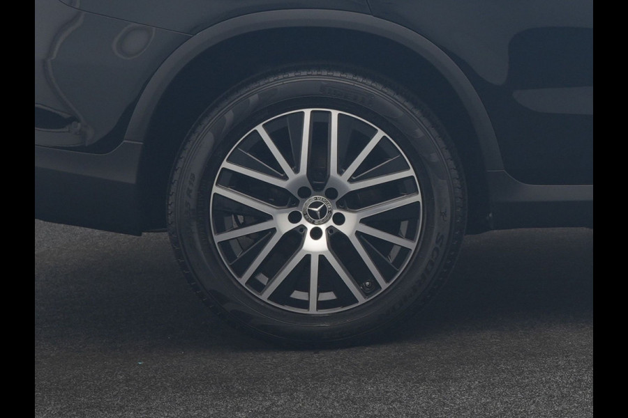 Mercedes-Benz GLC 300e 4MATIC Premium PHEV 320pk Dealer O.H. | Panodak | Camera | Sfeerverlichting | Sportstoelen Verwarmd | Apple Carplay | Navigatie | DAB | Plug In Hybrid |