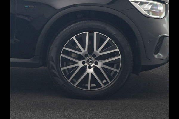Mercedes-Benz GLC 300e 4MATIC Premium PHEV 320pk Dealer O.H. | Panodak | Camera | Sfeerverlichting | Sportstoelen Verwarmd | Apple Carplay | Navigatie | DAB | Plug In Hybrid |
