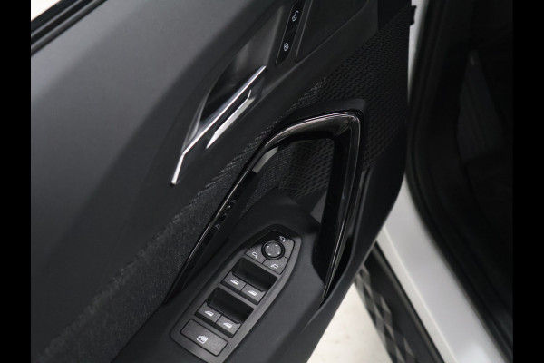 BMW iX2 eDrive20 67 kWh [APPLE CARPLAY, ANDROID, CRUISE CONTROL, DIGITAL DASH, CAMERA, PDC V+A, SPORT, CLIMATE CONTROL, ELEKTRISCHE ACHTERKLEP,  NAVIGATIE, BLUETOOTH, NIEUWSTAAT]