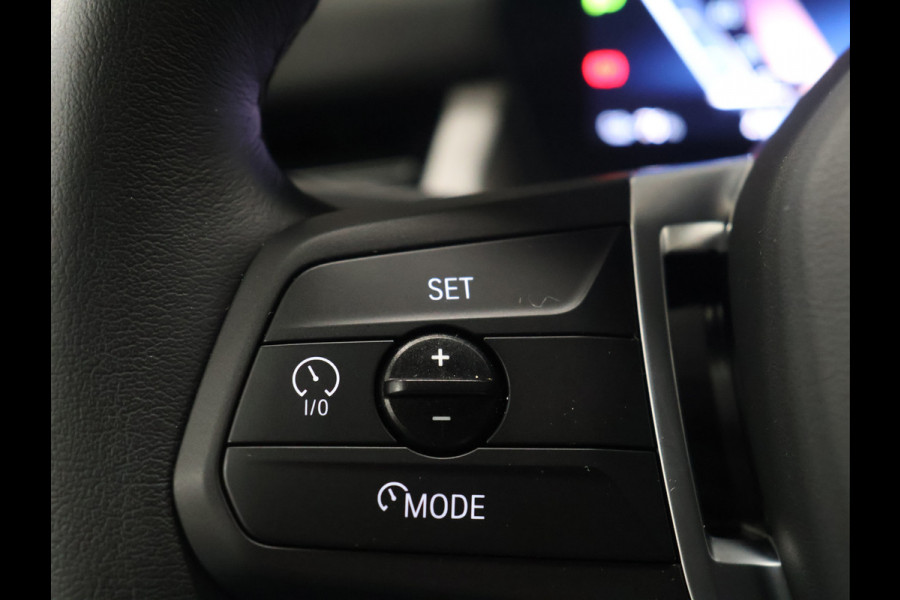 BMW iX2 eDrive20 67 kWh [APPLE CARPLAY, ANDROID, CRUISE CONTROL, DIGITAL DASH, CAMERA, PDC V+A, SPORT, CLIMATE CONTROL, ELEKTRISCHE ACHTERKLEP,  NAVIGATIE, BLUETOOTH, NIEUWSTAAT]