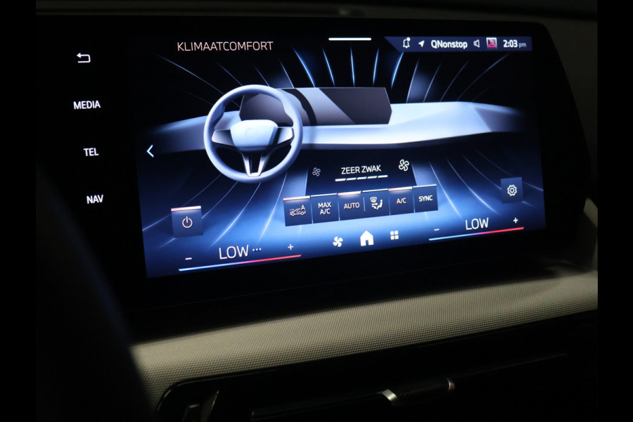BMW iX2 eDrive20 67 kWh [APPLE CARPLAY, ANDROID, CRUISE CONTROL, DIGITAL DASH, CAMERA, PDC V+A, SPORT, CLIMATE CONTROL, ELEKTRISCHE ACHTERKLEP,  NAVIGATIE, BLUETOOTH, NIEUWSTAAT]
