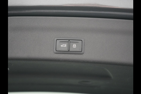 Audi A6 Avant 55 TFSI e Quattro 2x S Line PHEV 367pk Dealer O.H. | Trekhaak Af Fabriek | Panodak | Matrix LED | Alcantara Sportstoelen Memory & Verwarmd | Camera | Keyless | 20"L.M | Navigatie | DAB | Cruise Control | Plug In Hybrid |