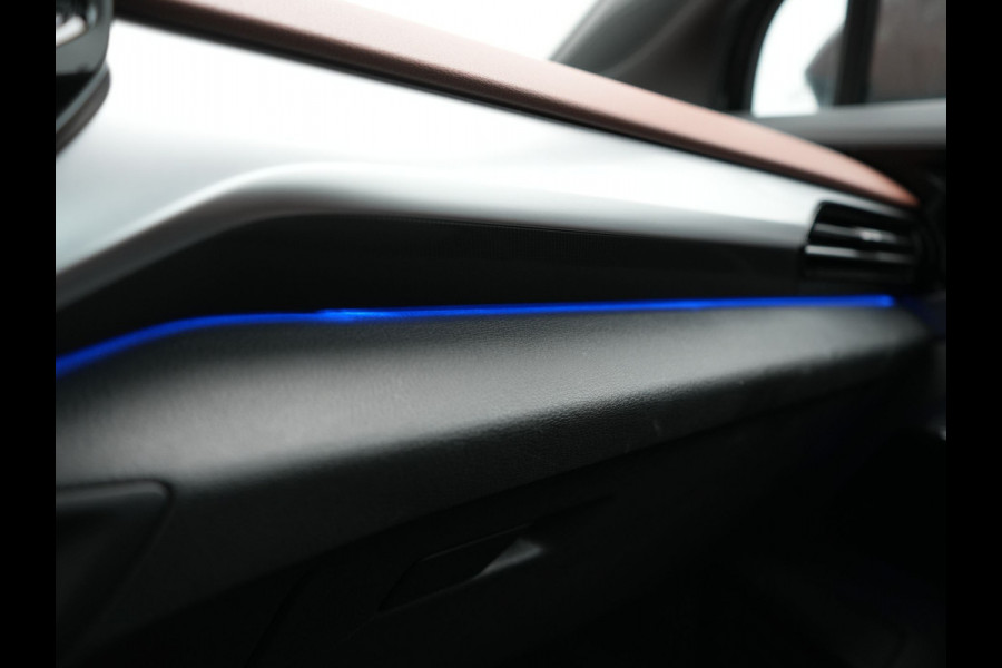 Volkswagen ID.4 Tech 77 kWh 204pk Dealer O.H. | Panodak | Adaptive Cruise | Head Up | 360 Camera | Warmtepomp | IQ Light | Alcantara Sportstoelen Memory & Massage | Stoelen & Stuur Verwarmd | Sfeerverlichting | Keyless | BLIS | 20"L.M |
