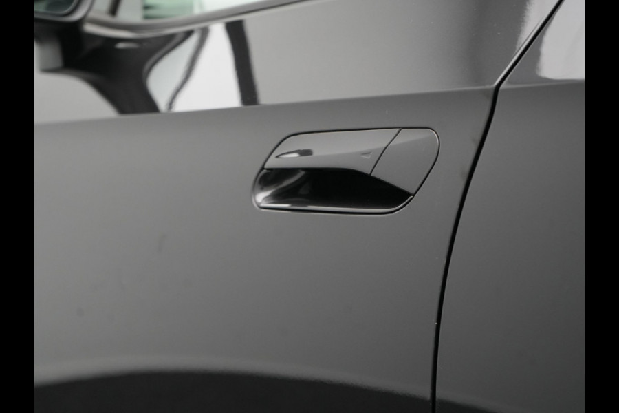 Volkswagen ID.4 Tech 77 kWh 204pk Dealer O.H. | Panodak | Adaptive Cruise | Head Up | 360 Camera | Warmtepomp | IQ Light | Alcantara Sportstoelen Memory & Massage | Stoelen & Stuur Verwarmd | Sfeerverlichting | Keyless | BLIS | 20"L.M |