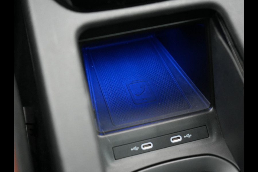 Volkswagen ID.4 Tech 77 kWh 204pk Dealer O.H. | Panodak | Adaptive Cruise | Head Up | 360 Camera | Warmtepomp | IQ Light | Alcantara Sportstoelen Memory & Massage | Stoelen & Stuur Verwarmd | Sfeerverlichting | Keyless | BLIS | 20"L.M |