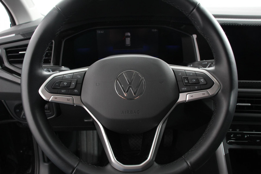 Volkswagen Taigo 1.0 TSI 110pk Automaat Life Navigatie Apple Carplay/Android Auto Wireless Adaptive Cruise Control Parkeersensoren Camera Blind Spot Assist Park Assist Afneembare trekhaak Stoelverwarming Virtual Cockpit Ledverlichting Climatronic