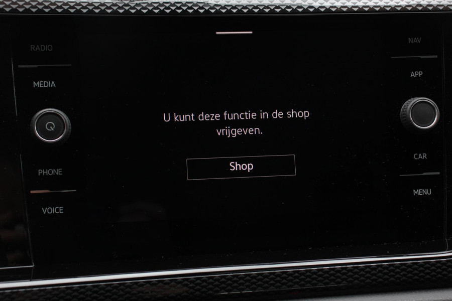 Volkswagen Taigo 1.0 TSI 110pk Automaat Life Navigatie Apple Carplay/Android Auto Wireless Adaptive Cruise Control Parkeersensoren Camera Blind Spot Assist Park Assist Afneembare trekhaak Stoelverwarming Virtual Cockpit Ledverlichting Climatronic