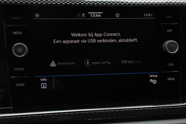 Volkswagen Taigo 1.0 TSI 110pk Automaat Life Navigatie Apple Carplay/Android Auto Wireless Adaptive Cruise Control Parkeersensoren Camera Blind Spot Assist Park Assist Afneembare trekhaak Stoelverwarming Virtual Cockpit Ledverlichting Climatronic