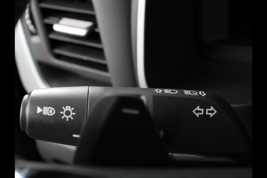 Nissan QASHQAI 1.3 MHEV Automaat N-Connecta Navigatie Climate Control Sfeerverlichting Camera 360 Led Dab Verwarmde voorstoelen Adaptieve Cruise Control Digitale Cockpit Lichtmetalen Velgen
