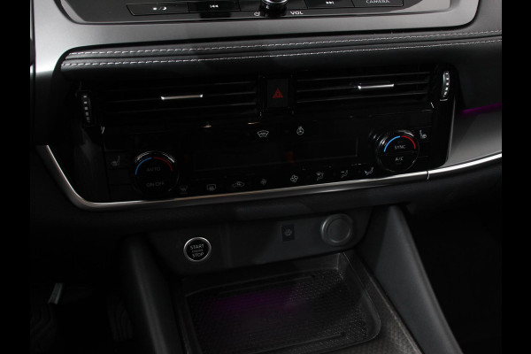 Nissan QASHQAI 1.3 MHEV Automaat N-Connecta Navigatie Climate Control Sfeerverlichting Camera 360 Led Dab Verwarmde voorstoelen Adaptieve Cruise Control Digitale Cockpit Lichtmetalen Velgen