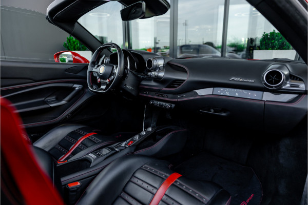 Ferrari F8 Spider 3.9 V8 HELE - Passenger Display | Lift | Carbon