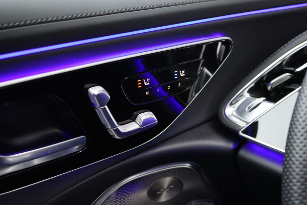 Mercedes-Benz E-Klasse 300 e AMG Line | Luchtvering | Hyperscreen | Achterasbesturing | Burmester | Stoelventilatie | Vlakkenverwarming | Massage | Distronic+ | Digital Light |