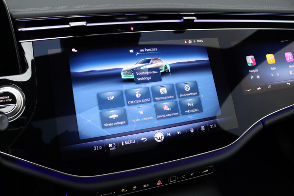 Mercedes-Benz E-Klasse 300 e AMG Line | Luchtvering | Hyperscreen | Achterasbesturing | Burmester | Stoelventilatie | Vlakkenverwarming | Massage | Distronic+ | Digital Light |