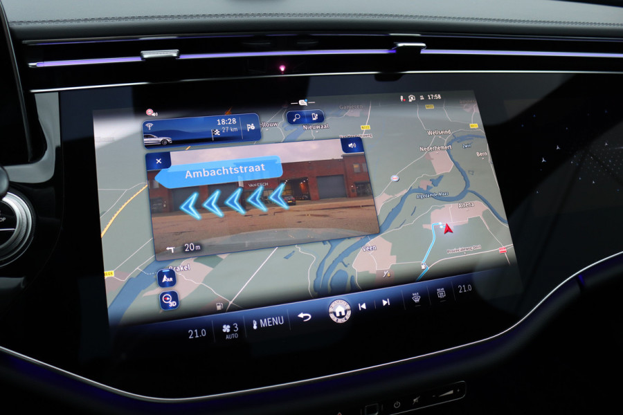 Mercedes-Benz E-Klasse 300 e AMG Line | Luchtvering | Hyperscreen | Achterasbesturing | Burmester | Stoelventilatie | Vlakkenverwarming | Massage | Distronic+ | Digital Light |