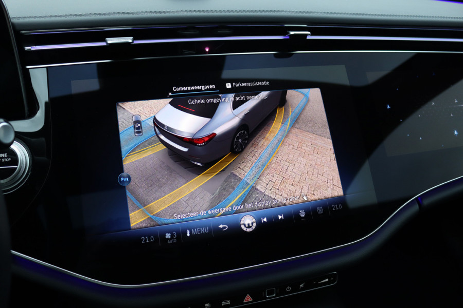 Mercedes-Benz E-Klasse 300 e AMG Line | Luchtvering | Hyperscreen | Achterasbesturing | Burmester | Stoelventilatie | Vlakkenverwarming | Massage | Distronic+ | Digital Light |