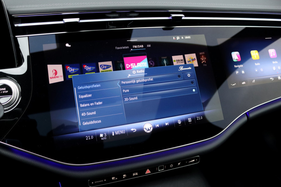 Mercedes-Benz E-Klasse 300 e AMG Line | Luchtvering | Hyperscreen | Achterasbesturing | Burmester | Stoelventilatie | Vlakkenverwarming | Massage | Distronic+ | Digital Light |