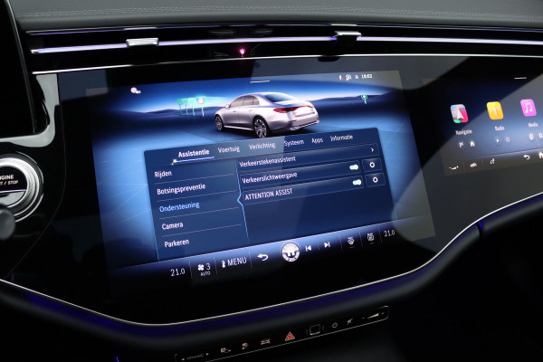 Mercedes-Benz E-Klasse 300 e AMG Line | Luchtvering | Hyperscreen | Achterasbesturing | Burmester | Stoelventilatie | Vlakkenverwarming | Massage | Distronic+ | Digital Light |
