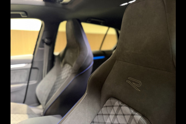Volkswagen Golf 1.5 eTSI R-Line Edition|Pano|Matrix|Keyless|360|Sfeerverlichting|