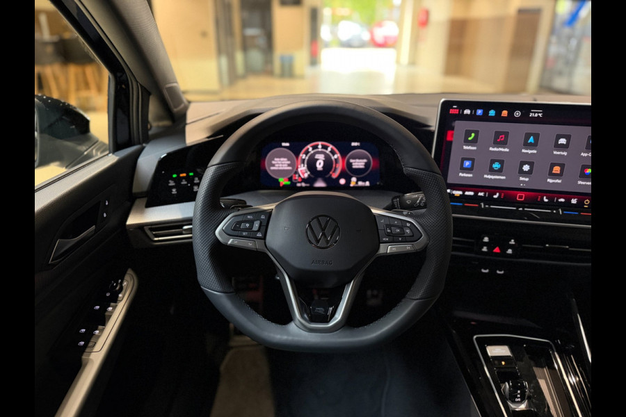 Volkswagen Golf 1.5 eTSI R-Line Edition|Pano|Matrix|Keyless|360|Sfeerverlichting|