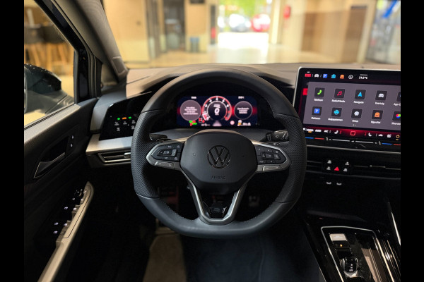 Volkswagen Golf 1.5 eTSI R-Line Edition|Pano|Matrix|Keyless|360|Sfeerverlichting|