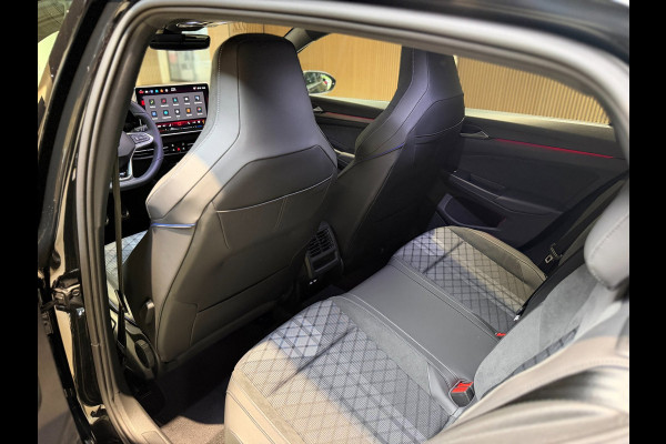 Volkswagen Golf 1.5 eTSI R-Line Edition|Pano|Matrix|Keyless|360|Sfeerverlichting|