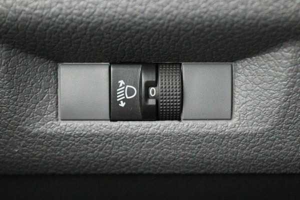 Citroën Jumpy 2.0 BlueHDI 120 M Club 3-Zits, Airco, Cruise, Navigatie, Bluetooth, PDC, Apple CarPlay, Trekhaak, 16''